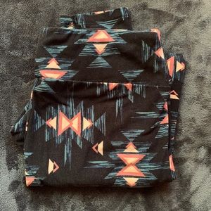 Lularoe TC Leggings 2 Pairs!!